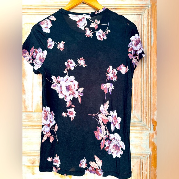 Saba soft black tee with purple/pink/brown flowers. M. - Picture 2 of 6